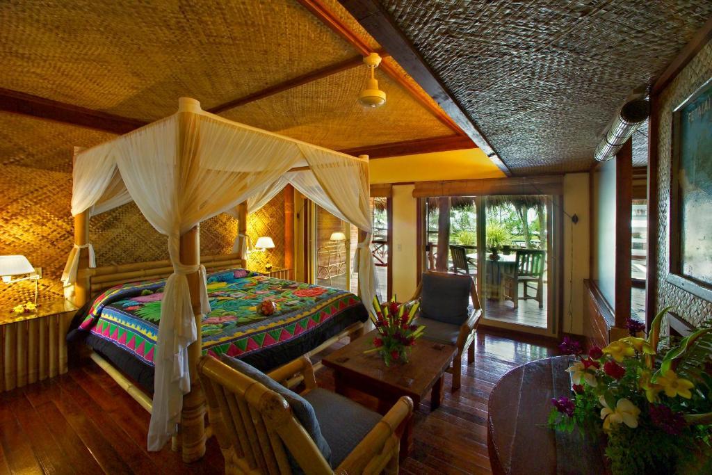 Coconuts Beach Club Resort And Spa Fausaga Room photo